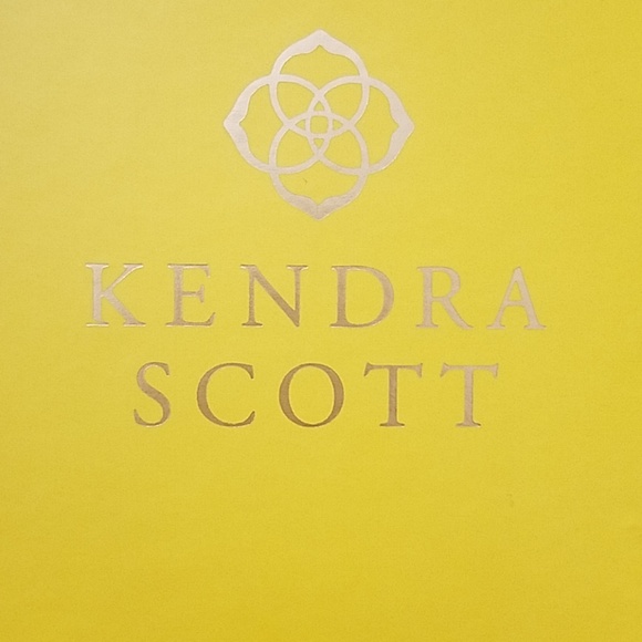 New Kendra Scott Earrings - Picture 4 of 5